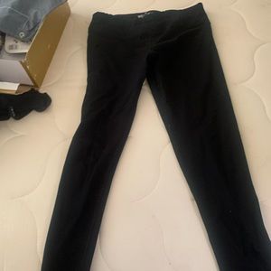 Black yoga pants
